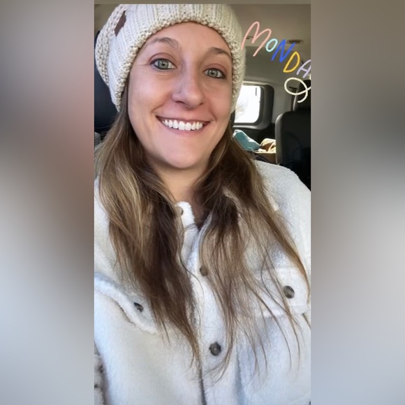 Meet your Posher, Natalya✌🏼🖤 - Picture 2 of 9